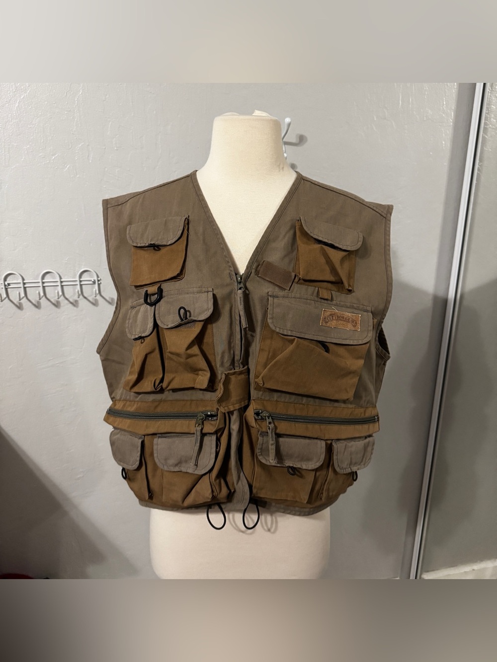 Multi-Pocket Outdoor Utility/Fishing Vest